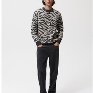 Zara Black and White Knit Sweater